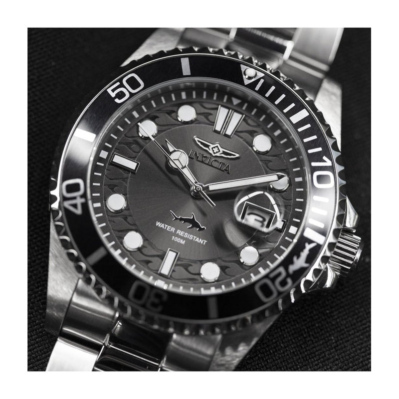 Reloj de cuarzo Invicta Pro Diver para hombre con correa de acero inoxidable y resistencia al agua