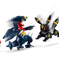 LEGO® SMART Play™: Umbreon vs. Garchomp Championship Battle