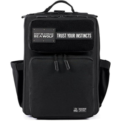 Mochila táctica impermeable WOLFpak con capacidad de 15L, diseño en color negro, personalizable y durable