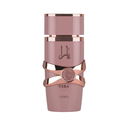 Lattafa Yara Elixir Eau De Parfum con deliciosas notas de fresa, grosella y un toque floral de jazmín y flor de naranja