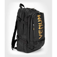 Mochila Venum Challenger Pro Evo con diseño ergonómico, correas ajustables y capacidad de 22,5 litros