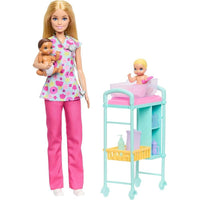 Barbie Careers Baby Doctor con muñeca rubia, 2 bebés, mesa de examen y accesorios para juego de roles médico