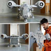 LEGO Star Wars Razor Crest UCS Set, Modelo de Nave Espacial de la Serie de Coleccionista Definitiva para Adultos