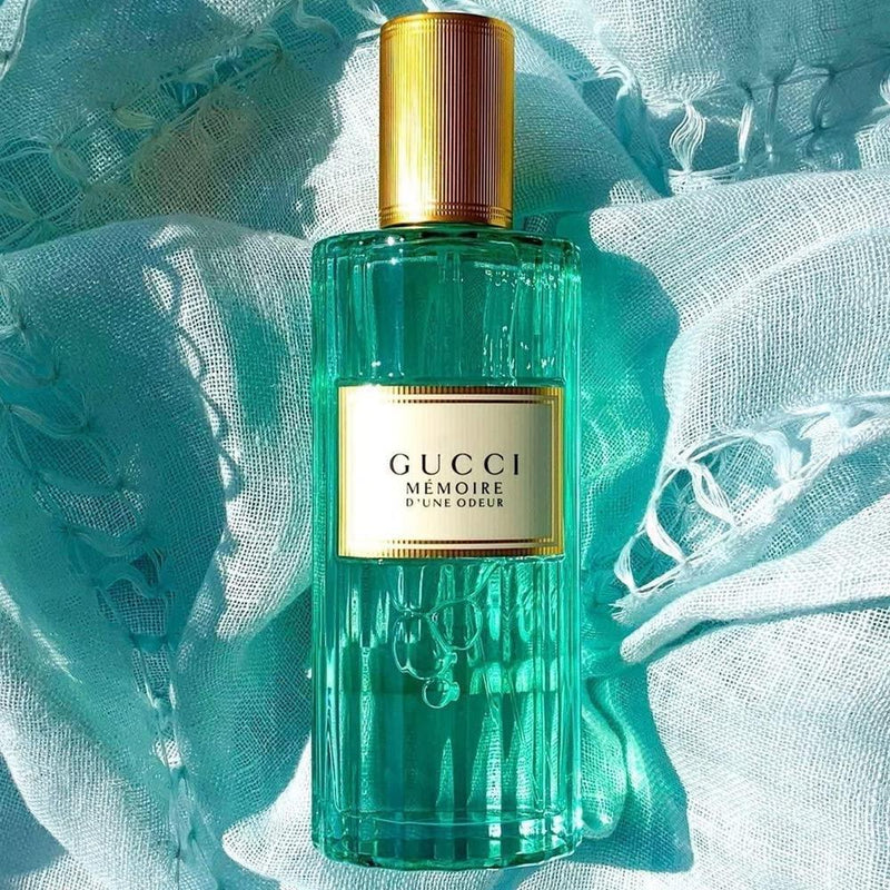 Gucci Memoire Dune Odeur Edp Spray Unisex, fragancia frutada con notas de jazmín, vainilla y cedro
