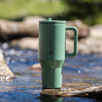 HydroJug Traveler - Botella de agua con asa y popote abatible, vaso resistente a fugas, reutilizable, de acero inoxidable