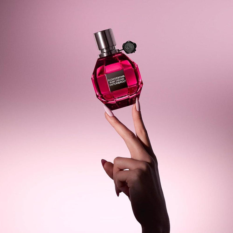 Viktor&Rolf Flowerbomb Ruby Orchid Eau de Parfum, perfume femenino floral y afrutado con vainilla y melocotón