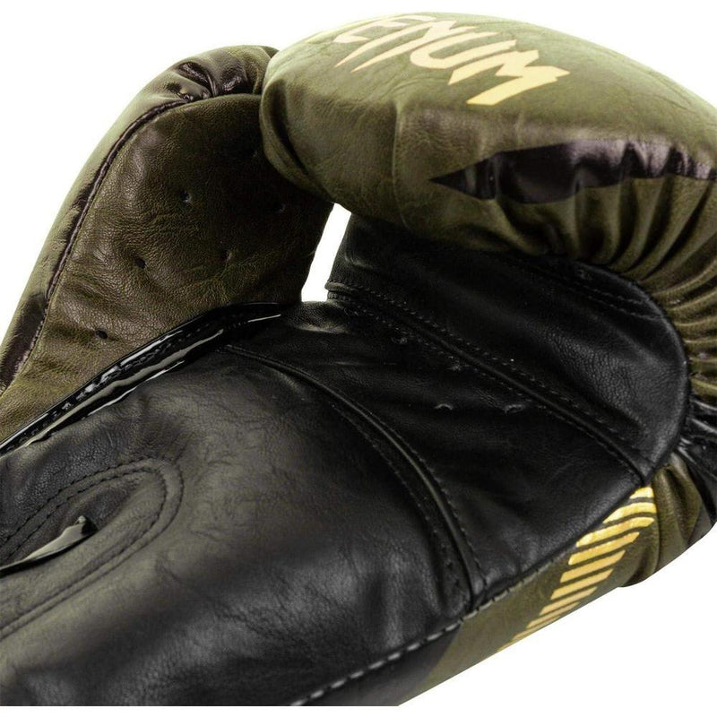Guantes de boxeo Venum Impact, ideales para entrenamiento con espuma de triple densidad y cierre de velcro para ajuste cómodo