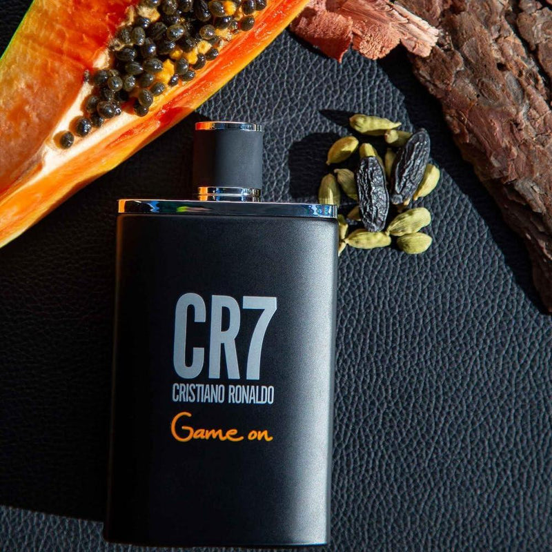 Cristiano Ronaldo CR7 Game On Fragancia Aromática para Hombres con Aroma Amaderado Seductor y Esencia Tropical Densa Oscura