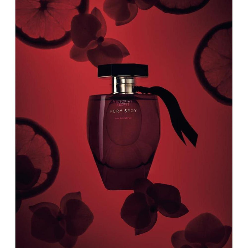 Perfume Eau de Parfum Very Sexy de Victoria's Secret con notas de orquídea vainilla, clementina y mora silvestre para mujer