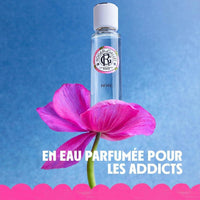 ROGER & GALLET Crema hidratante de manos y uñas para piel seca con manteca de karité y aceite de almendras