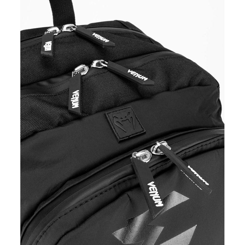 Mochila Venum Challenger Pro Evo, diseño clásico, resistente al agua, ideal para deportes de combate
