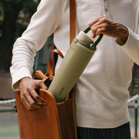 Botella de Agua Owala FreeSip Aislada con Boquilla Dos en Uno, Pajita integrada y Asa de Cubo para Deportes