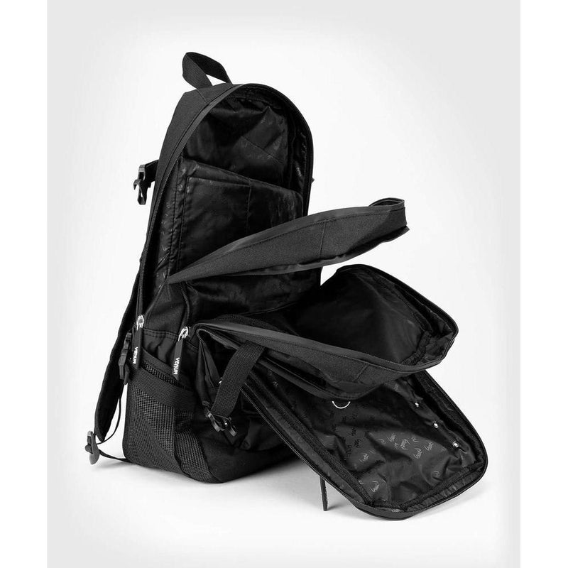 Mochila Venum Challenger Pro Evo, diseño clásico, resistente al agua, ideal para deportes de combate