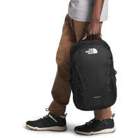 Mochila para portátil The North Face Vault resistente al agua con diseño moderno y estructura ergonómica, color negro