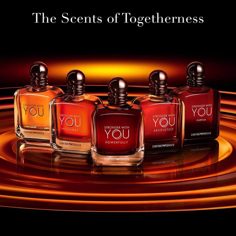 Armani Beauty - Más fuerte contigo poderosamente - Fragancia cálida y picante masculina con acordes de castaño, cereza y lavanda