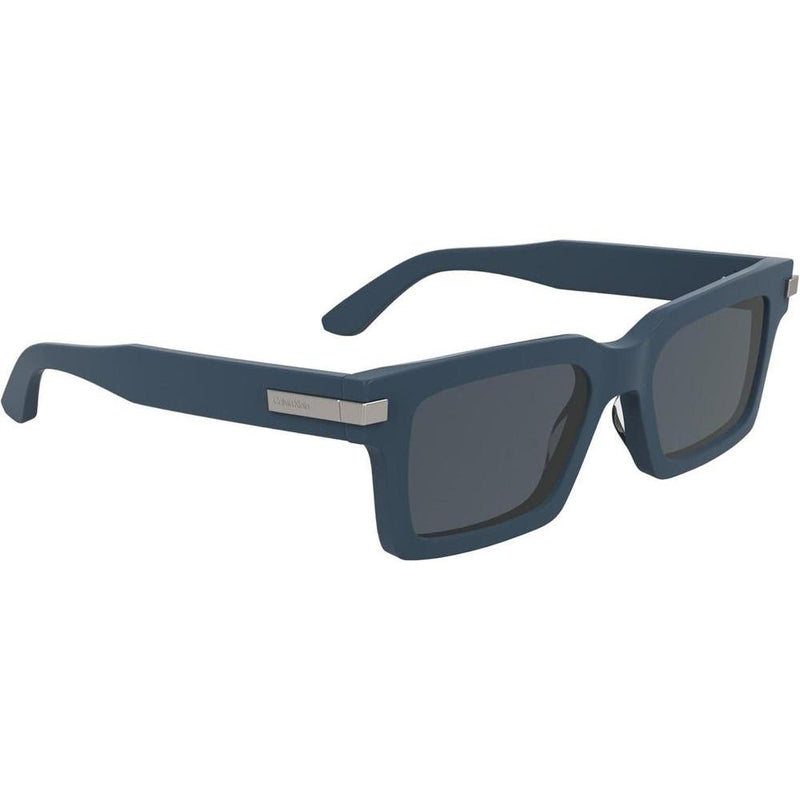 Gafas de sol Calvin Klein Ck25503s con diseño rectangular moderno, construcción en acetato renovado y logotipo en metal