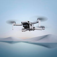 DJI Mini 4K Fly More Combo, dron con cámara UHD, cardán 3 ejes, video 10 km, retorno automático, 3 baterías incluidas